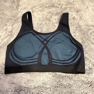 Livi Active Wireless Sports Bra